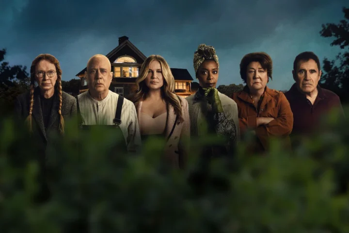 Netflix Renews 'The Watcher' for Season 2 With Original Cast Returning